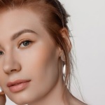 Małe koła, wielki efekt: jak dopasować modne huggies do swojej urody i stylu