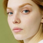 Cera jak poduszka: 7 naturalnych trików na modny, świetlisty efekt cushion skin