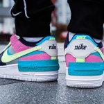 Jak wybrać najmodniejsze sneakersy na koturnie? Przewodnik stylu i wygody na ten sezon