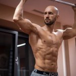12 tygodni do żelaznej wytrzymałości: kompletny plan z progresją, który realnie podniesie Twoją formę